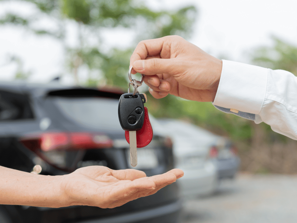 Was sollte in einem Autokaufvertrag stehen und was kann man bei Mängeln am Fahrzeug tun? Das erklären wir in diesem Artikel.